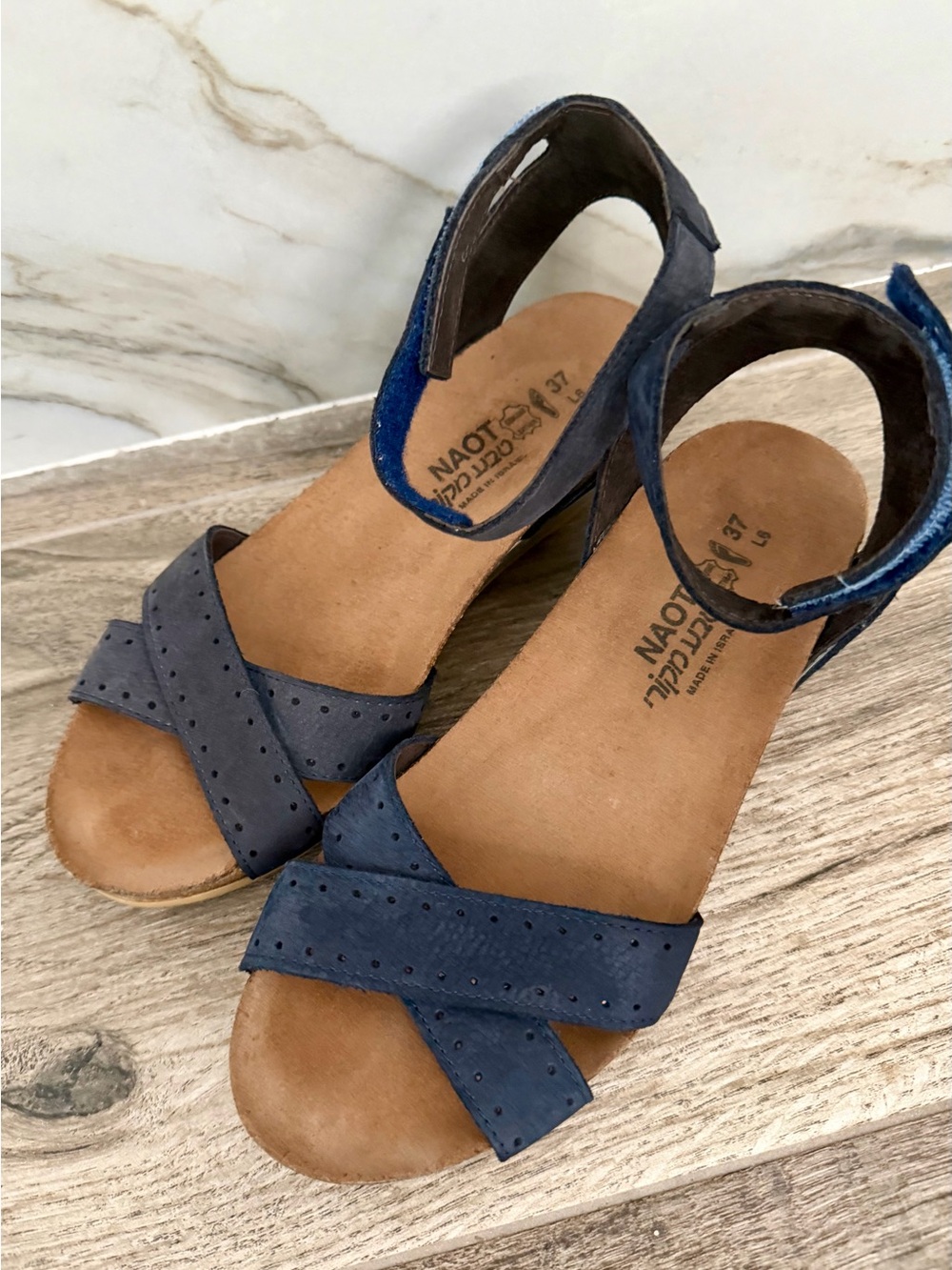 Naot Navy Leather Nubuck Perforated Cross-Strap Ankle Sandals 7.5 EU37 Wedge